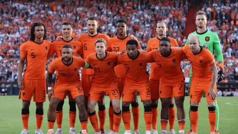 惊魂之夜！哈登独木难支25分9助，小卡21+6闪耀，约基奇统治力惊人，总冠军争夺战悬念再起！